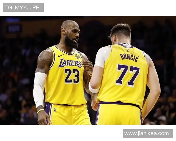 1月2日湖人与马刺的精彩对决在线直播全程回顾与赛后分析