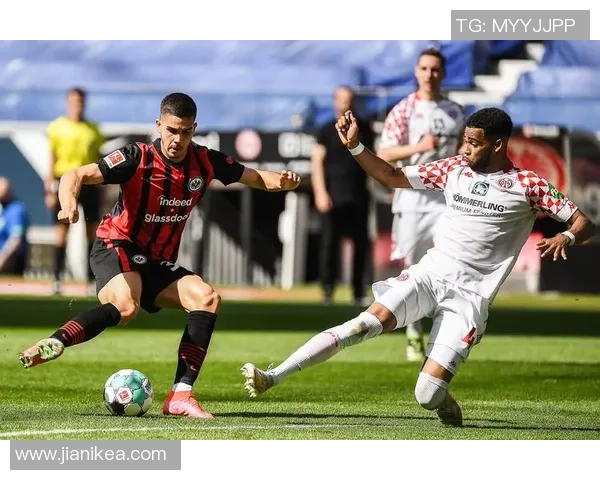 美因茨与法兰克福历史交锋记录分析及战绩回顾